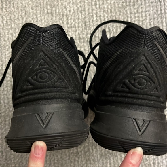 Nike Kyrie 5 Black with Rainbow sole - Picture 6 of 7